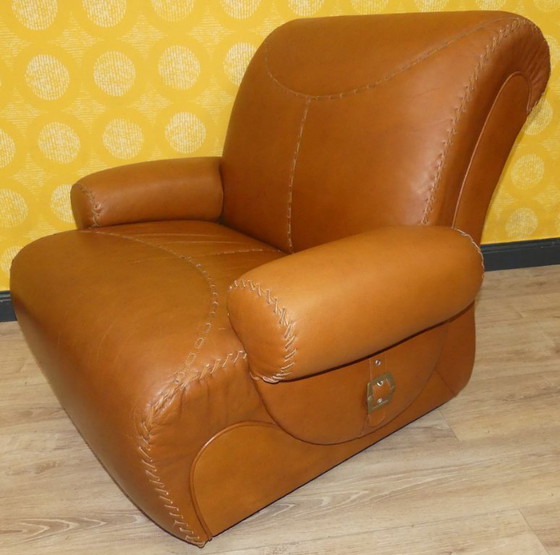 Image 1 of Sessel Baseball Stil Leder Cognac top Zustand retro vintage 70er Jahre Teil einer GARNITUR Armchair karamell 