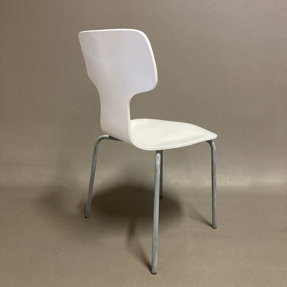 Image 1 of Chaise Modèle 3123 Enfant Arne Jacobsen