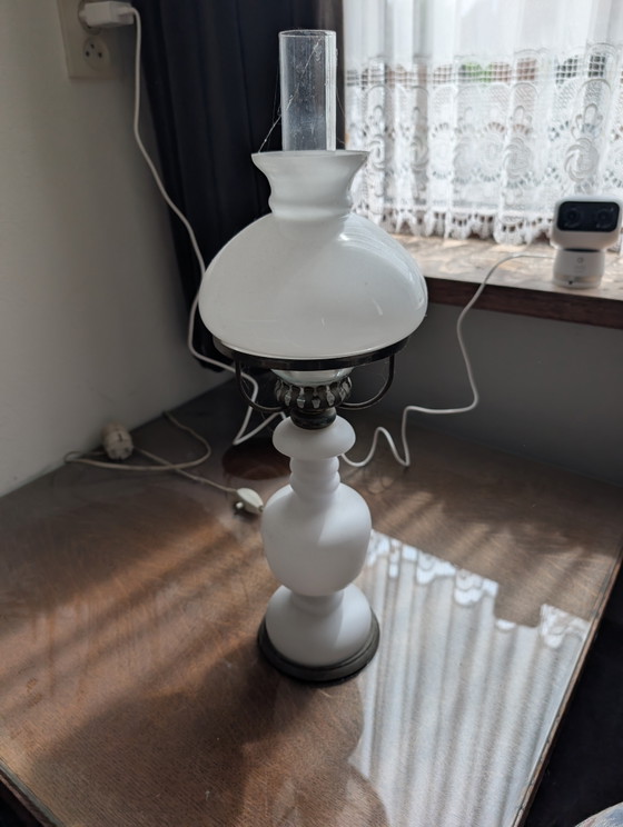 Image 1 of Lámpara de mesa opalina