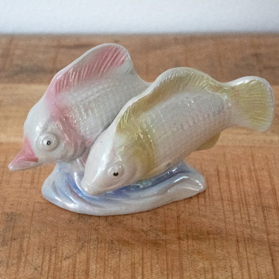 Image 1 of Retro Kitsch Vintage Vissenbeeldje, Pastelkleurig Porselein