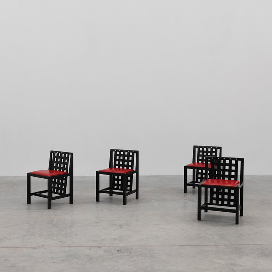 Image 1 of Ensemble de 4 chaises de salle à manger DS3 par Charles Rennie Mackintosh pour Atelier international, Italie, années 1970