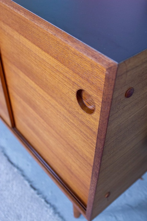 Image 1 of Vintage teakhouten ladekast/dressoir, Deens, midden 20e eeuw