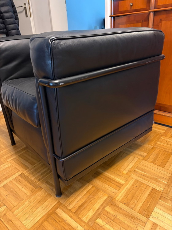 Sillón original Cassina LC2 – Le Corbusier – Cuero Negro – Sillones, Metal (photo 3 of 10)