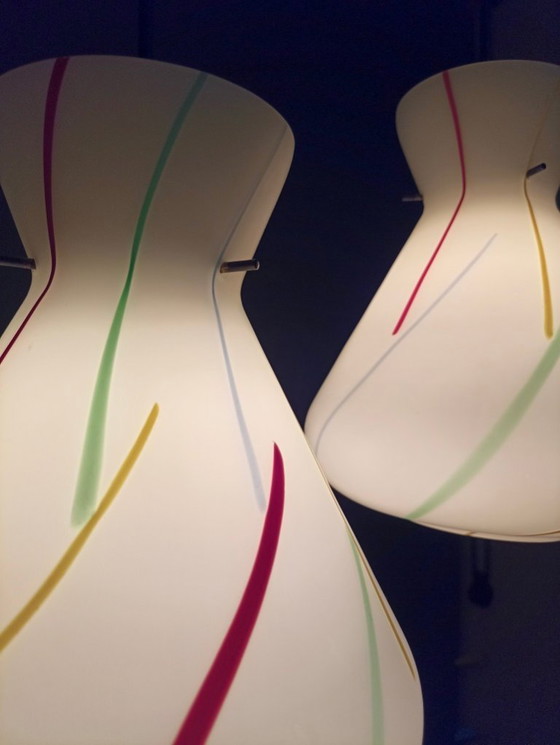 Image 1 of Lampade a sospensione a una luce in vetro opalino multicolore in stile Stilnovo 1950. Una coppia.