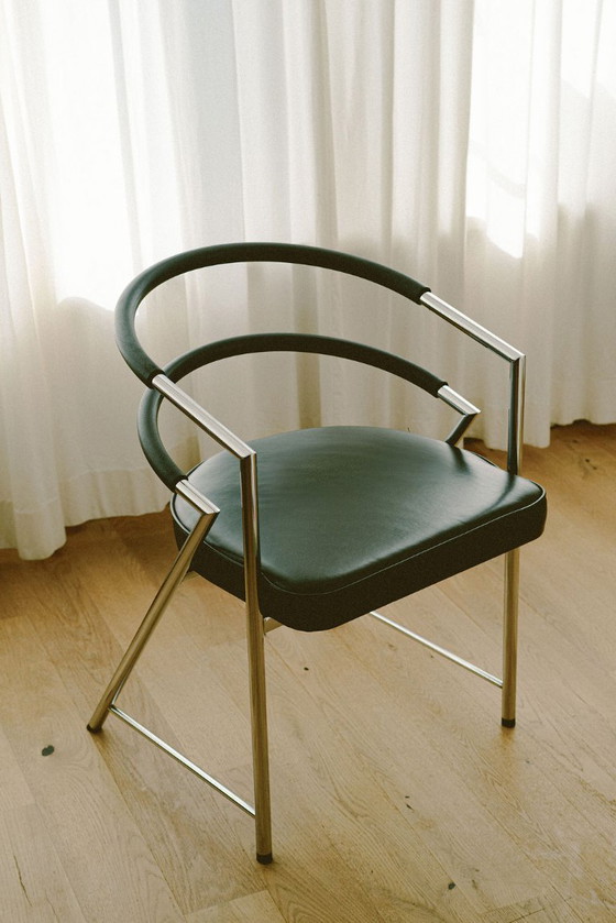 Image 1 of Poltrone moderniste imbottite in cromo e nero