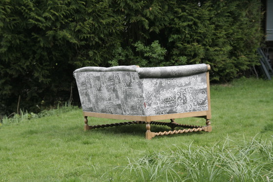 Image 1 of 1 banco antiguo totalmente restaurado con barras separadoras retorcidas