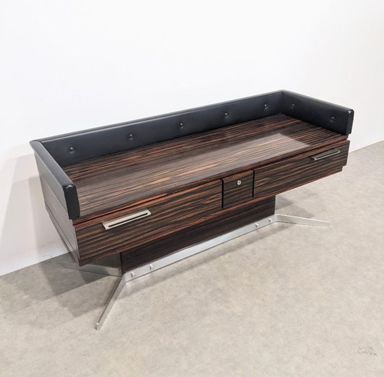 Image 1 of Mobiletto basso spaziale anni '70