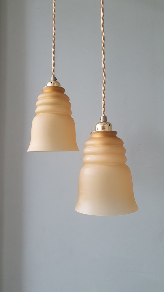 Image 1 of Set Vintage franse hanglampen in klokvorm - gekleurd glas.