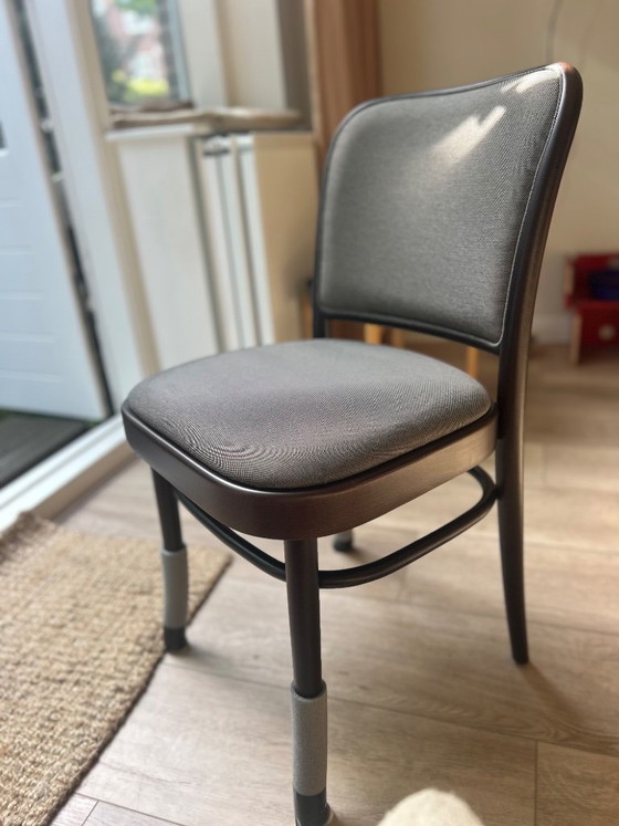 Image 1 of Silla de comedor Ton 811