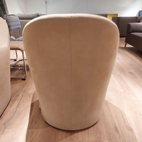 Image 1 of 7900 Solid Chair