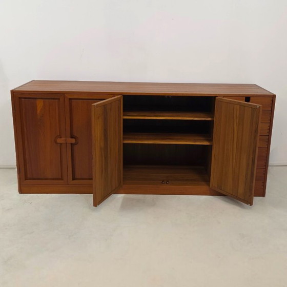 Image 1 of Teak dressoir Deens jaren 70 Skovby Møbelfabrik