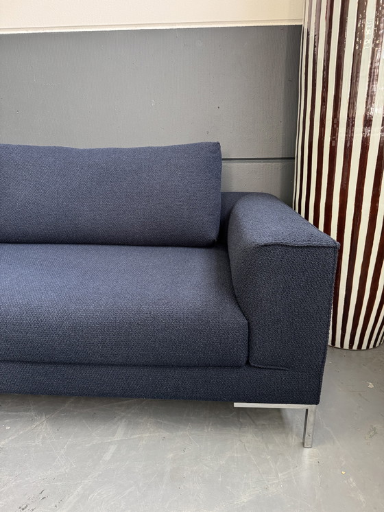 Image 1 of Design sur Stock Aikon Lounge