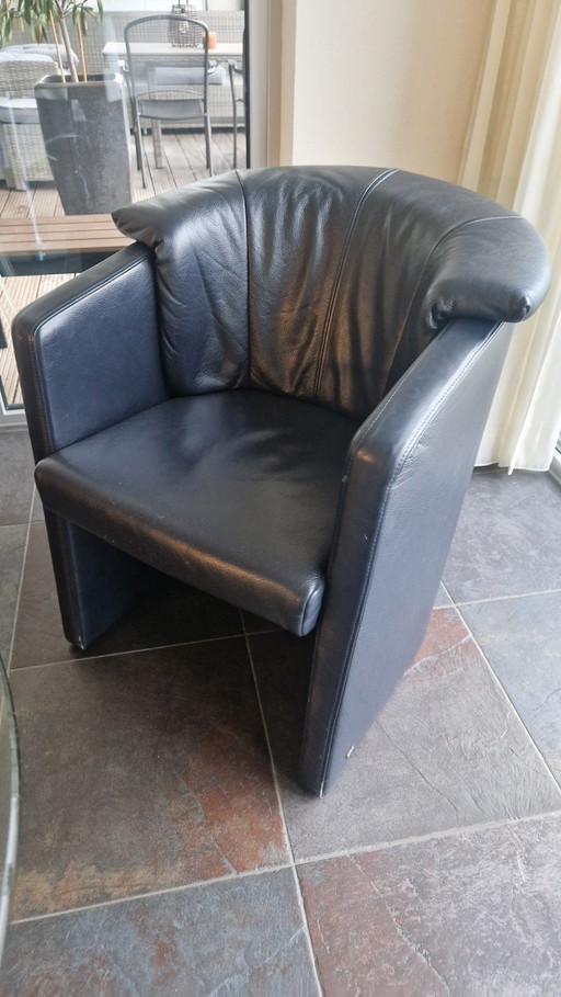 2 fauteuils en cuir Rolf Benz + table en verre