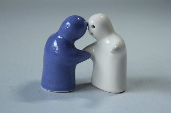 Image 1 of Saliera e pepiera di design Hugging Ghosts in ceramica