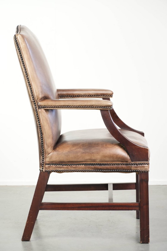 20th Century English Style Cowhide Leather Gainsborough Desk/Occasion Chair with a Luxurious Appearance (photo 3 of 12)