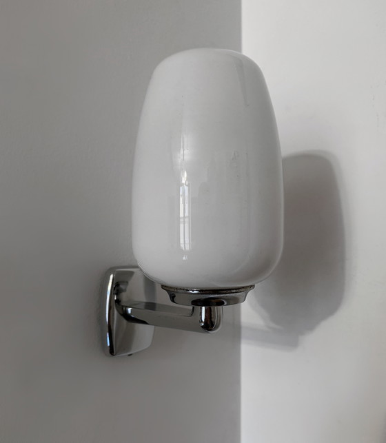 Image 1 of Applique cromate e opaline degli anni '70