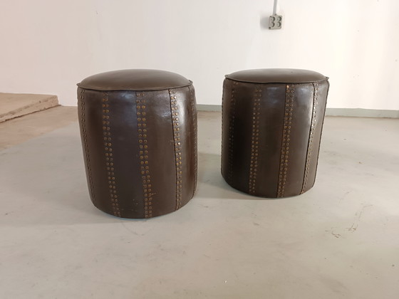 Image 1 of Set van 2 bruine leren poefs