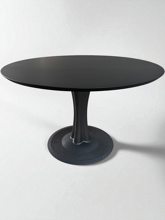 Image 1 of Mesa redonda de diseño Leolux