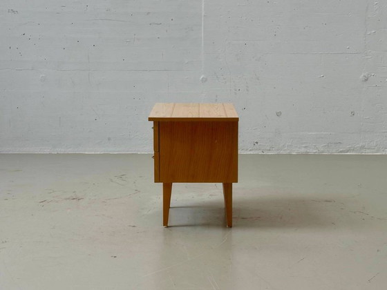 Vintage nachtkastje uit het midden van de vorige eeuw met 2 lades, jaren 60. – Ladekasten, Wood (photo 9 of 10)