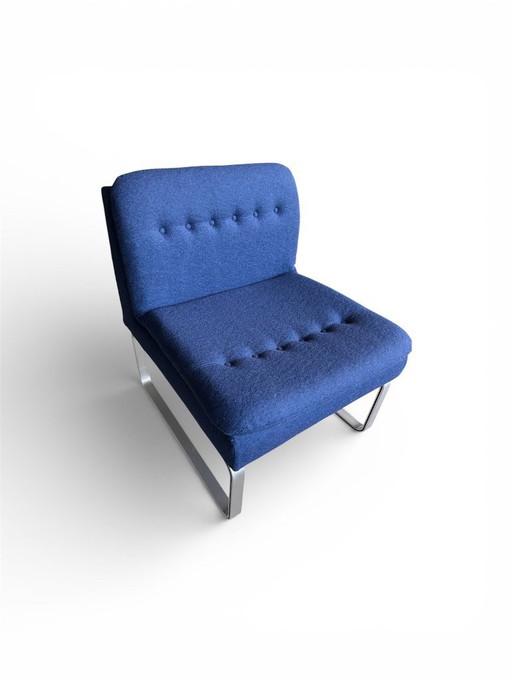 Armchair completely refurbished and upholstered