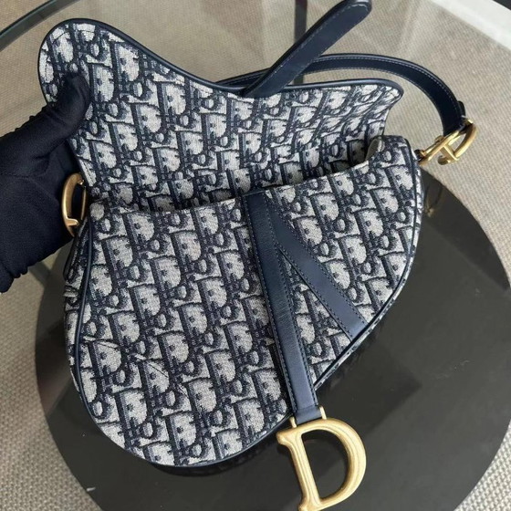 Image 1 of DIOR SADDLE MEDIUM - SCHUIN CANVAS MET GOUDEN BESLAG