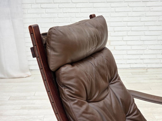 Image 1 of 1970, Noors ontwerp van Ingmar Relling voor Westnofa, model "Siesta" met armleuningen.