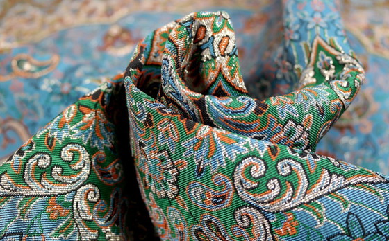 Image 1 of Mantel oriental hecho a mano, finamente elaborado con hilos de seda, 100 x 100 cm