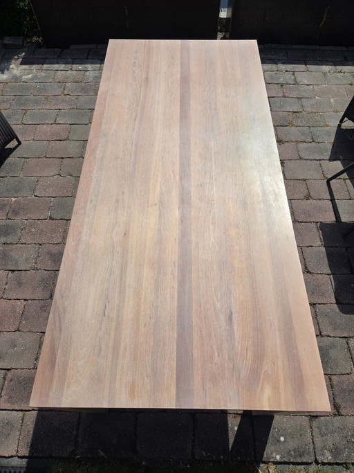 Tisch aus Kirschholz von Joop van Arnhem. 1,00 bis 2,20