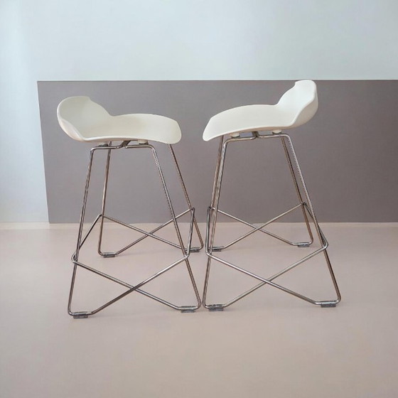 2 Witte Design Barkrukken Van Kaleidos, Model Cami. – Kaleidos Stool, Fiberglass, Plastic (photo 4 of 9)