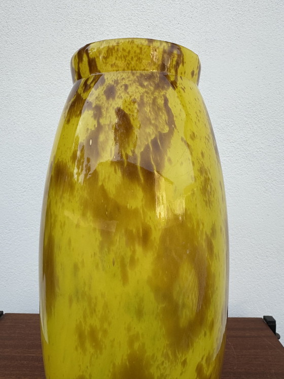 Grande vaso giallo marmorizzato Art Déco – Vasi, Vetro (photo 2 of 15)
