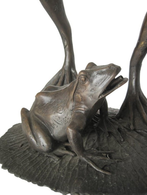 Image 1 of Fontaine grenouille en bronze avec libellule