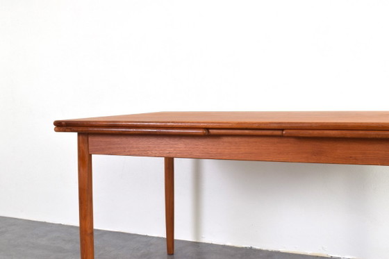 Image 1 of Uitschuifbare eettafel van Deens teakhout uit het midden van de 20e eeuw, jaren 60.