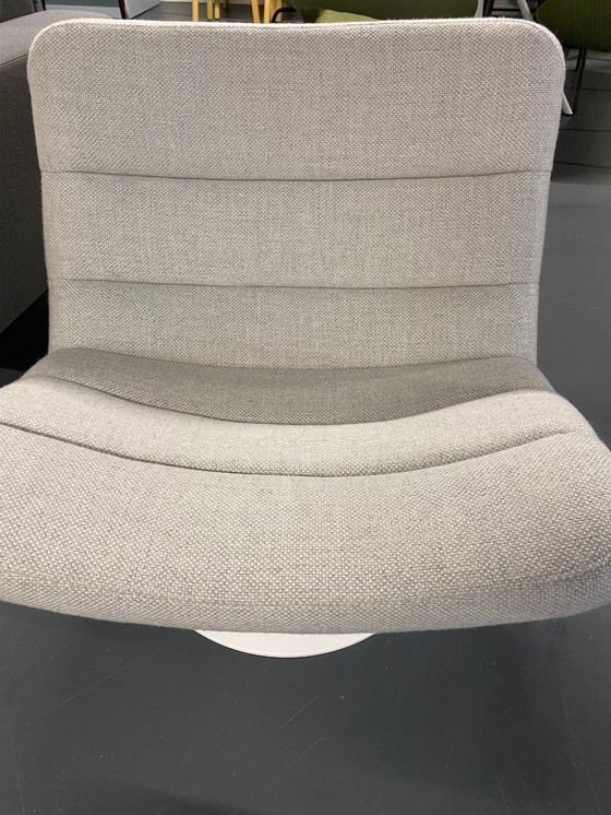 Image 1 of Artifort F978 armchair