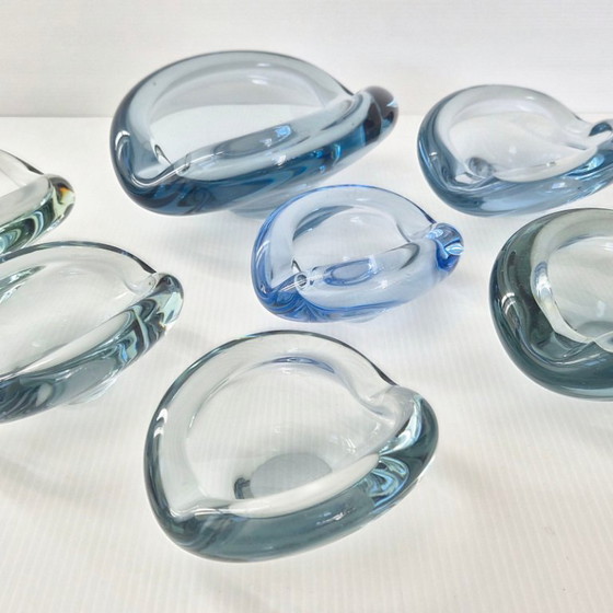 Image 1 of SET DE 7 CENDRIERS VINTAGE 1950 EN VERRE SERIE AKVA DE PER LUKTEN HOLMEGAARD