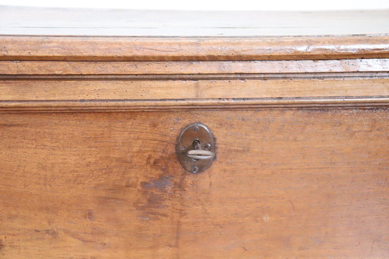 Image 1 of Arcón de mantas antiguo de nogal, Italia Principios del siglo XVIII