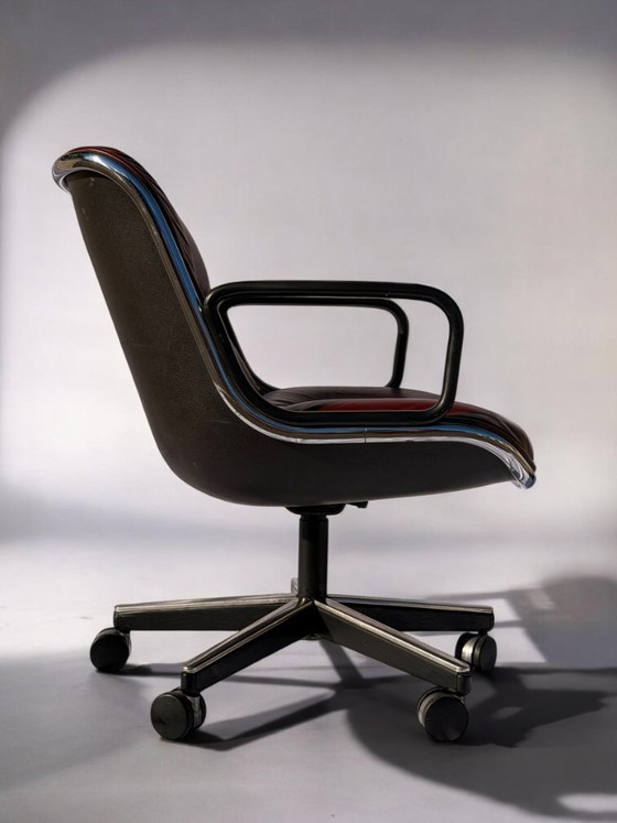 Image 1 of Charles Pollock bureaustoel, bordeauxrood leer - Knoll International (gesigneerde editie)