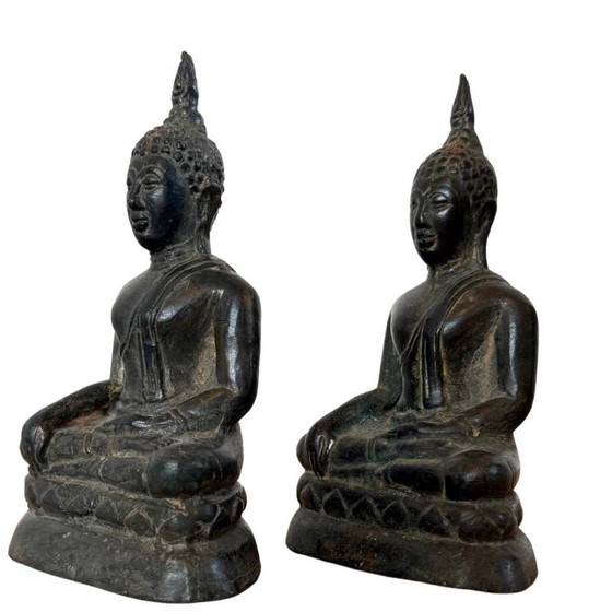 Coppia Antica di Buddha Thailandesi in Bronzo – Stile Rattanakosin – c. 1900 – Incluso Nucleo di Fusione (photo 8 of 10)
