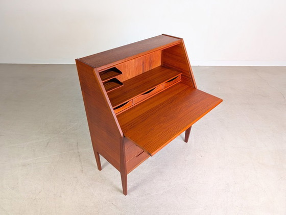 Image 1 of Secrétaire original Nils Jonsson HJN Mobler Midcentury en teck danois