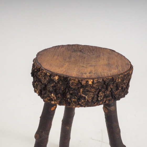 Rustikaler handgefertigter Holz-Hocker – Wood (photo 13 of 13)
