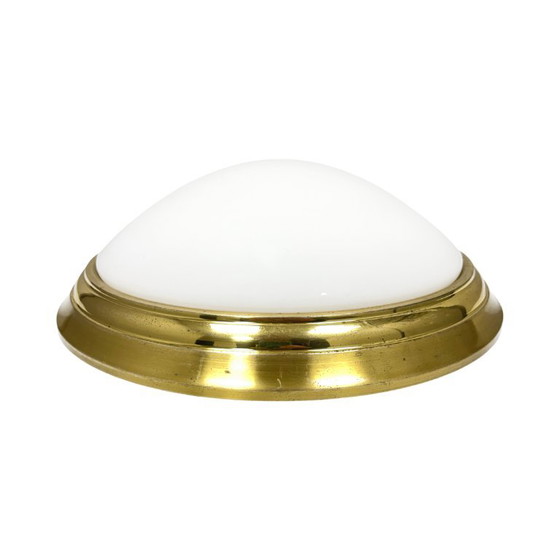 Ronde Glashütte Limburg plafondlamp uit de jaren 70, gemaakt van messing en wit glas. – Plafondlampen, Brass (photo 2 of 9)