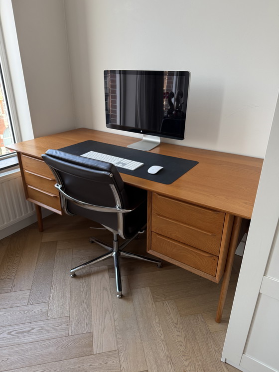 Image 1 of Wunderschöner Schreibtisch aus Holz – Made.com