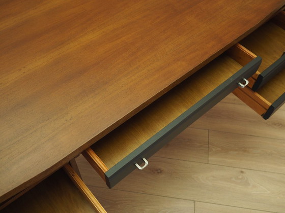 Image 1 of Scrivania in noce, design italiano, anni '70, realizzata in Italia.