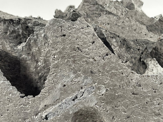 Image 1 of Bougeoir sculptural de style brutaliste en aluminium massif moulé