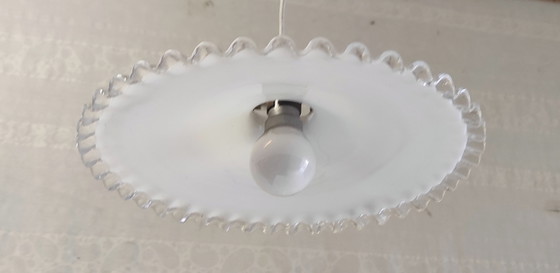 Image 1 of Geplooide lampenkap van opaalglas - midden 20e eeuw