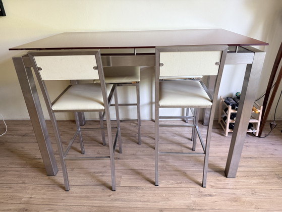 Image 1 of Bar-/eettafel avec vier barkrukken (lederen bekleding)