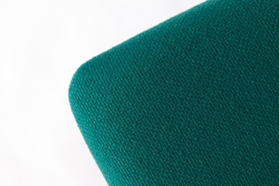 Image 1 of 1 van 3 Vintage eetkamerstoel uit de jaren 60/70, Duitse Mid-Century Modern stoel, nieuwe groene bekleding, set van 3 beschikbaa