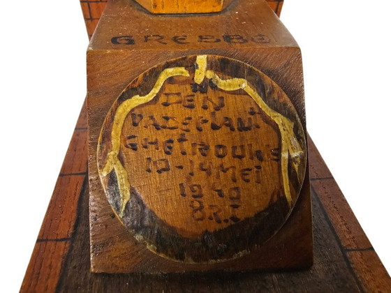 Image 1 of Buchstützen „Schlacht um den Grebbeberg 1940“ – Holz – Eiche – Militaria