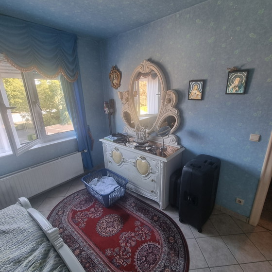 Dormitorio con armario y cómoda. – Camas, Glass, Wood (photo 4 of 5)