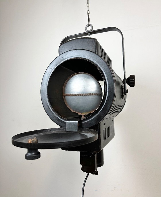 Image 1 of Pleins feux sur le théâtre noir vintage, années 1960