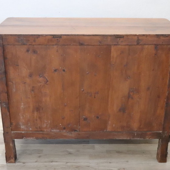 Image 1 of Commode ancienne en noyer massif, Italie, XIXe siècle